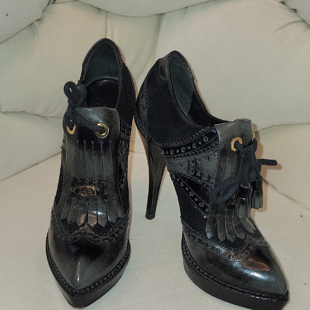 Gucci Black Heels Sophisticated Style